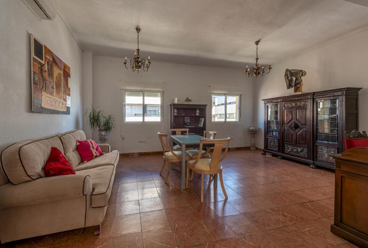 Wide And Traditional- 2Bd 1Bth- Gavidia Sevilla Exteriör bild