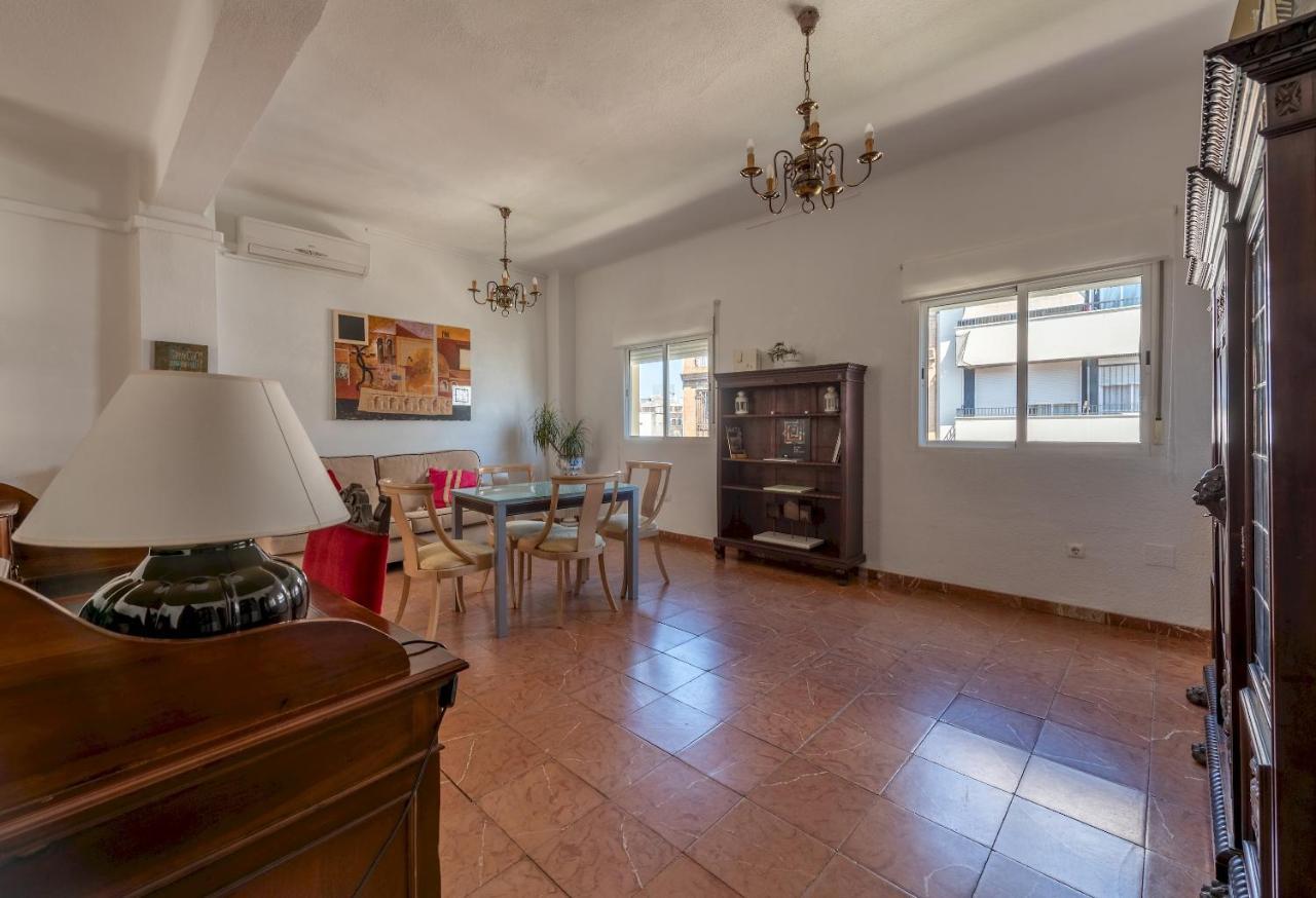 Wide And Traditional- 2Bd 1Bth- Gavidia Sevilla Exteriör bild